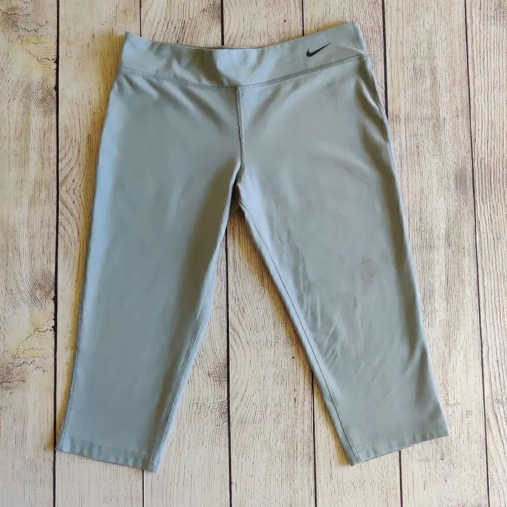 Girl's Nike Dri-Fit workout capri legging sz L